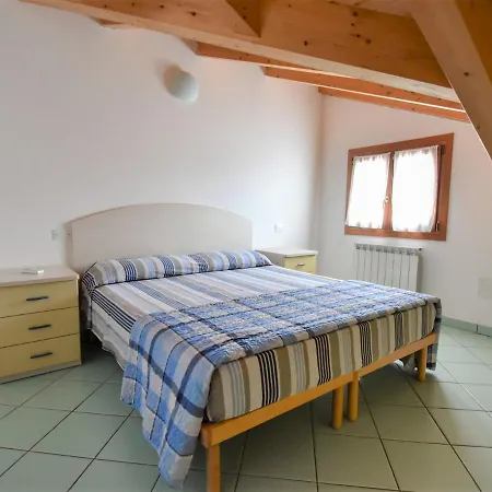 Solmare-33 By Interhome * Rosapineta